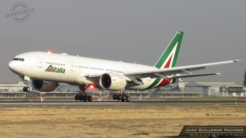 ► Model: Boeing 777-243(ER)
► Airline: Alitalia
► Reg: EI-DBM
► MSN: 32782
► Santiago de Chile Arturo Merino Benítez Int'l - (SCEL). Chile EI-DBM.jpg